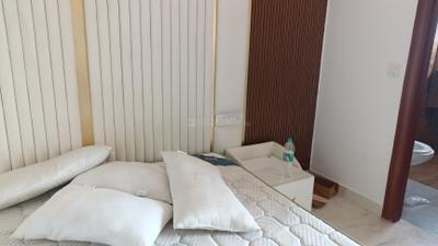 Bedroom Image of 613 Sq.ft 1 RK Apartment / Flat for rent in Purvanchal Royal City Phase 2, Chi V Greater Noida for Rs. 28000
