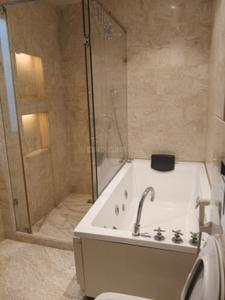 Bathroom Image of 2970 Sq.ft 4 BHK Independent House for rent in Safdarjung Development Area New Delhi for Rs. 250000