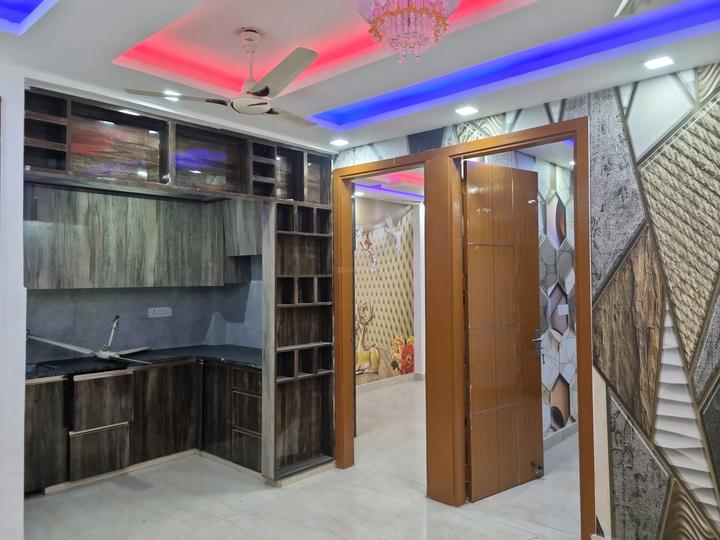 2 BHK 600 Sqft Independent Floor for sale at Nawada, New Delhi