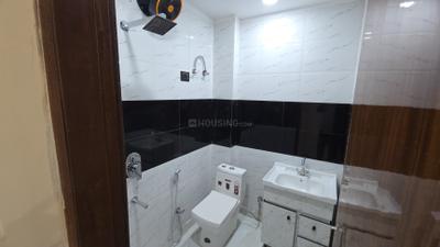 Image of 900 Sq.ft 3 BHK Builder Floor for sale in Laxmi Nagar, New Delhi for Rs. 9500000