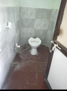 Bathroom Image of 250 Sq.ft 1 RK Builder Floor for rent in Mahalakshmi Nagar Indore for Rs. 7500
