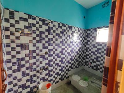 Bathroom Image of 1540 Sq.ft 4 BHK Independent House for sale in Maheshtala Kolkata for Rs. 7500000