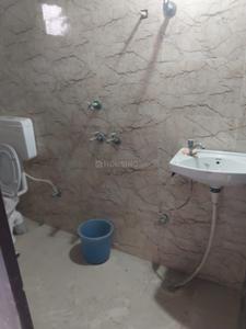 Bathroom Image of 1500 Sq.ft 2.5 BHK Builder Floor for rent in Bannadevi Aligarh for Rs. 8000