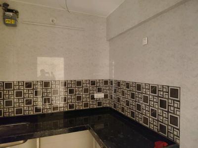 Kitchen Image of 750 Sq.ft 2 BHK Apartment / Flat for rent in The Icon Phase 2, Thane West Thane for Rs. 42000