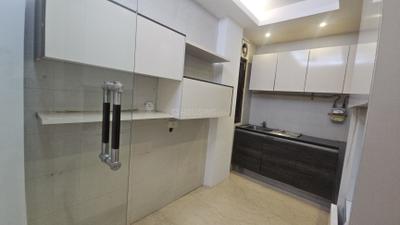 Kitchen Image of 1800 Sq.ft 3 BHK Apartment / Flat for rent in Green Park Extension New Delhi for Rs. 150000