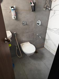 Bathroom Image of 525 Sq.ft 1 BHK Apartment / Flat for rent in Kasarvadavali Thane for Rs. 30000