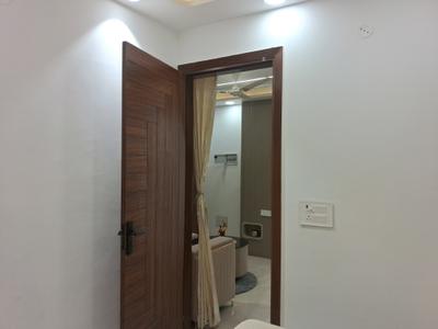 Bedroom Image of 600 Sq.ft 2 BHK Builder Floor for sale in Dwarka Mor New Delhi for Rs. 4000000