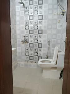 Common Bathroom Image of 900 Sq.ft 2 BHK Apartment / Flat for rent in Chhattarpur New Delhi for Rs. 23000