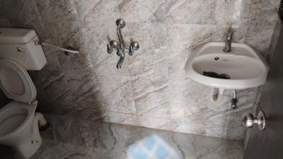 Velsons Heights Bathroom Two 3