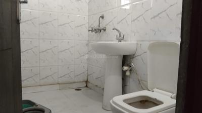 Bathroom Image of 2000 Sq.ft 3 BHK Builder Floor for rent in Sector 28 Faridabad for Rs. 28500
