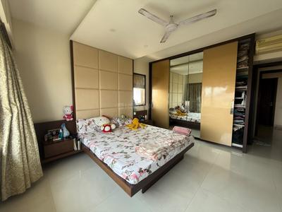 Bedroom Image of 3350 Sq.ft 3.5 BHK Apartment / Flat for rent in Landmark Garden, Kalyani Nagar Pune for Rs. 200000