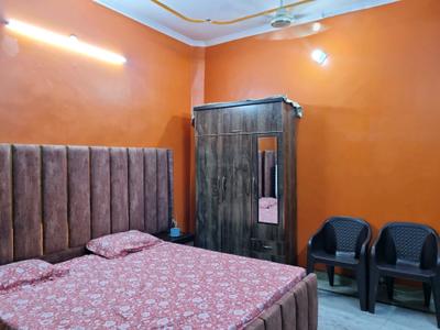 Bedroom Image of 585 Sq.ft 2 RK Builder Floor for rent in Dwarka Mor New Delhi for Rs. 15000