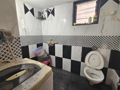Bathroom Image of 1279 Sq.ft 3 BHK Apartment / Flat for sale in Maninagar Ahmedabad for Rs. 7800000