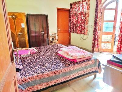 Bedroom Image of Decent Homestay Girls PG in Patel Nagar, New Delhi