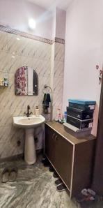 Bathroom Image of 900 Sq.ft 2 BHK Builder Floor for sale in Shahdara New Delhi for Rs. 5000000