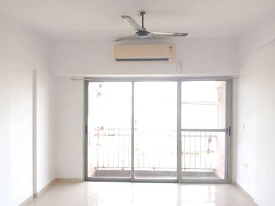 Living Room Image of 990 Sq.ft 2.5 BHK Apartment / Flat for sale in Thane West Thane for Rs. 19000000