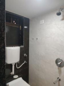 Common Bathroom Image of 1200 Sq.ft 2 BHK Apartment / Flat for rent in Thane West Thane for Rs. 52000
