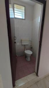 Bathroom Image of 800 Sq.ft 2 BHK Apartment / Flat for rent in Avadi Chennai for Rs. 6000