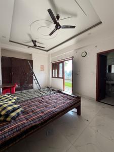 Bedroom Image of 1600 Sq.ft 2 BHK Builder Floor for rent in Tagore Town Allahabad for Rs. 27000