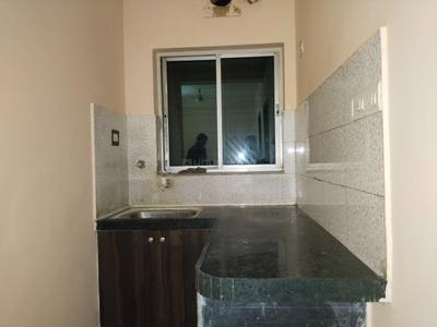 Kitchen Image of 800 Sq.ft 2 BHK Apartment / Flat for rent in Picnic Garden Kolkata for Rs. 11500