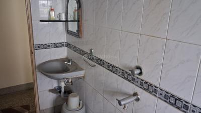 Bathroom Image of 915 Sq.ft 2 BHK Apartment / Flat for sale in Lake Town Kolkata for Rs. 3980250