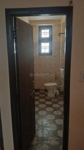Bathroom Image of 450 Sq.ft 1 BHK Builder Floor for rent in Mahavir Enclave New Delhi for Rs. 12000
