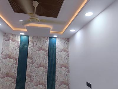 Bedroom Image of 900 Sq.ft 3 BHK Builder Floor for rent in Govindpuri New Delhi for Rs. 20000