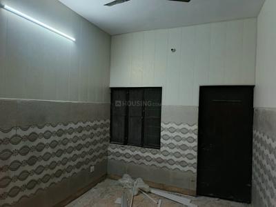 Bathroom Image of 900 Sq.ft 2 BHK Builder Floor for rent in Vasundhara Ghaziabad for Rs. 14000