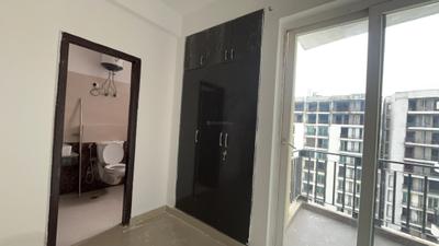 Bedroom Image of 1000 Sq.ft 2 BHK Apartment / Flat for rent in Sikka Karnam Greens, Sector 143B Noida for Rs. 26999
