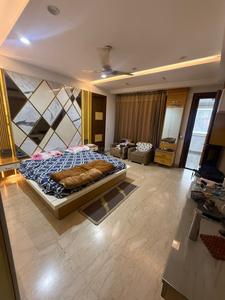 Bedroom Image of 4000 Sq.ft 5 BHK Builder Floor for sale in Janakpuri New Delhi for Rs. 70000000