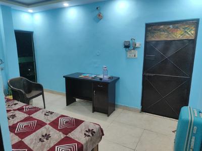 Bedroom Image of 668 Sq.ft 3 BHK Apartment / Flat for rent in Subzi Mandi New Delhi for Rs. 14999