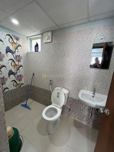 Bathroom Image of 900 Sq.ft 3 BHK Apartment / Flat for rent in Roodraksh Kundan, Satgaon Guwahati for Rs. 30000