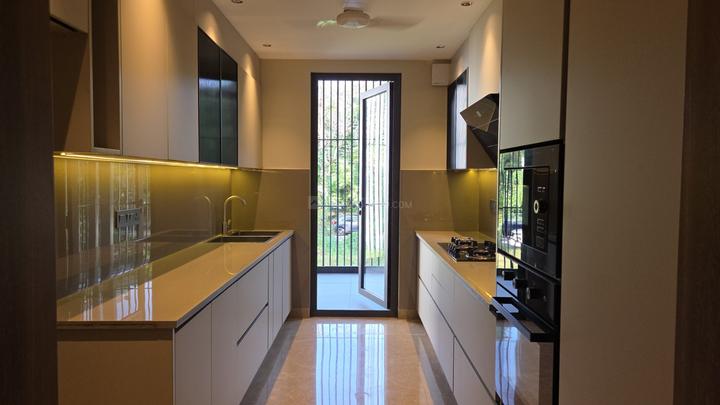 Sector 25, DLF Phase 2 Main Image 1