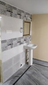 Bathroom Image of 1500 Sq.ft 2 BHK Builder Floor for rent in Old Town Bhubaneswar for Rs. 13000