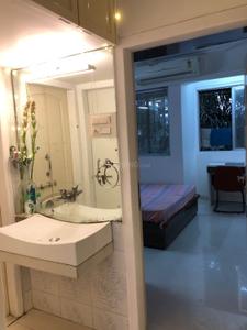Bathroom Image of 850 Sq.ft 2 BHK Apartment / Flat for rent in Raheja Complex, Andheri West Mumbai for Rs. 95000