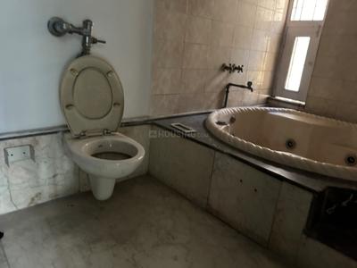 Bathroom Image of 2450 Sq.ft 3 BHK Apartment / Flat for sale in Queens Park, Ballygunge Kolkata for Rs. 45000000