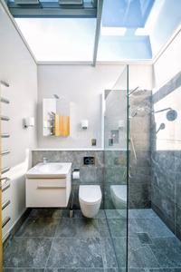 Bathroom Image of 1320 Sq.ft 3 BHK Apartment / Flat for sale in Labh Shanta Bhuvan CHS Ltd, Vile Parle West Mumbai for Rs. 52500000