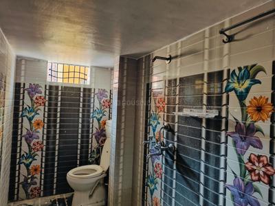 Bathroom Image of 1350 Sq.ft 1 BHK Builder Floor for rent in Naubasta Kanpur for Rs. 6500