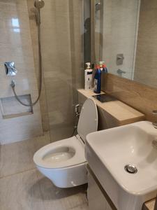 Bedroom Image of 650 Sq.ft 1 BHK Apartment / Flat for sale in Hiranandani Regent Hill A B C D And E Wing, Powai Mumbai for Rs. 18900000