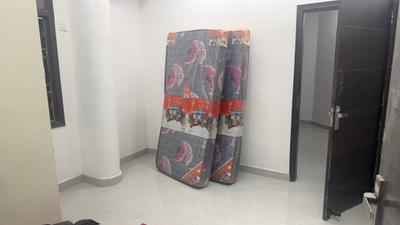 Living Room Image of 429 Sq.ft 1 BHK Builder Floor for rent in Old Double Storey, Lajpat Nagar New Delhi for Rs. 28000