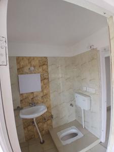 Bathroom Image of 1800 Sq.ft 3 BHK Apartment / Flat for rent in Jankipuram Extension Lucknow for Rs. 21000