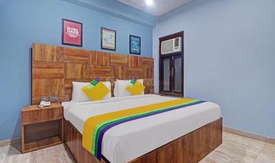 Bedroom Image of Apna Niwas Boys Pg in Sector 16A, Noida