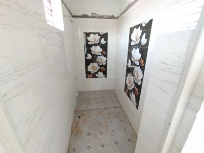Bathroom Image of 700 Sq.ft 2 BHK Apartment / Flat for sale in South Dum Dum Kolkata for Rs. 3150000