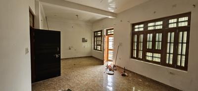 Living Room Image of 1200 Sq.ft 2 BHK Builder Floor for rent in Gomti Nagar Lucknow for Rs. 16000