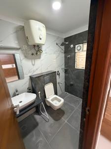 Bathroom Image of 1850 Sq.ft 3 BHK Apartment / Flat for rent in Cooke Town Bengaluru for Rs. 70000
