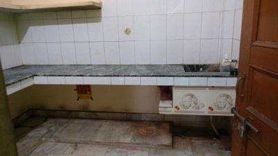 Kitchen Image of 1000 Sq.ft 1 BHK Duplex for rent in Yashoda Nagar Kanpur for Rs. 4500