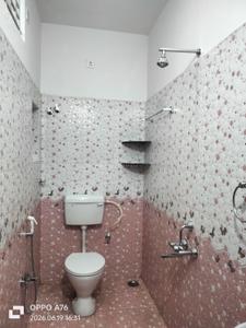 Bathroom Image of 700 Sq.ft 1.5 BHK Duplex for rent in Ganapathy Coimbatore for Rs. 15000