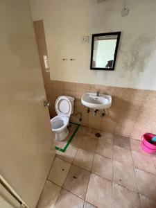 Bathroom Image of 953 Sq.ft 2 BHK Apartment / Flat for rent in Jaypee Aman, Sector 151 Noida for Rs. 18700