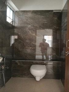 Binori Solitaire Common Bathroom 3
