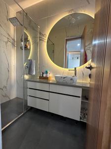 Bathroom Image of 1600 Sq.ft 3 BHK Apartment / Flat for sale in Nehru Apartments, Kalkaji New Delhi for Rs. 45000000